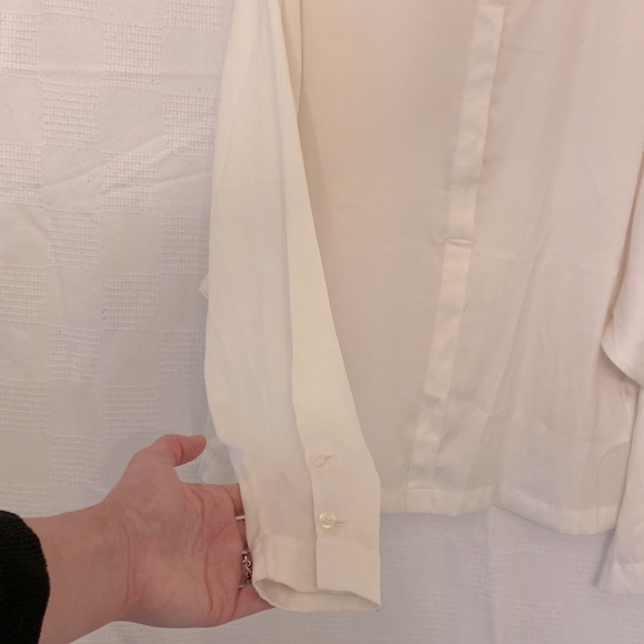 EUC H&M long sleeve blouse, cream white, US size 6 - Picture 5 of 6